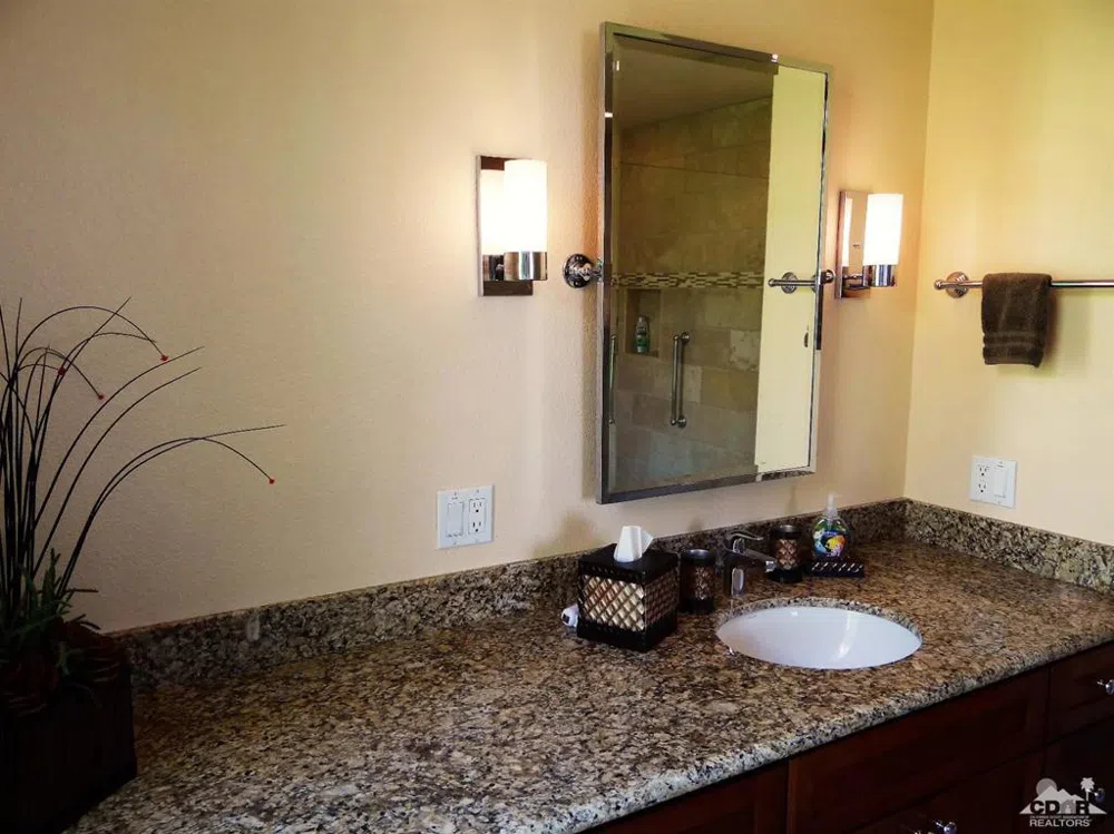 47128 El Menara Circle Palm Desert, CA 92260