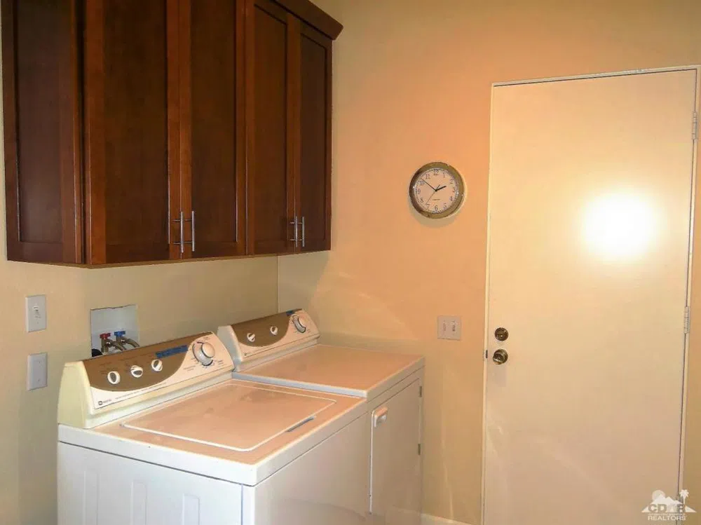 47128 El Menara Circle Palm Desert, CA 92260