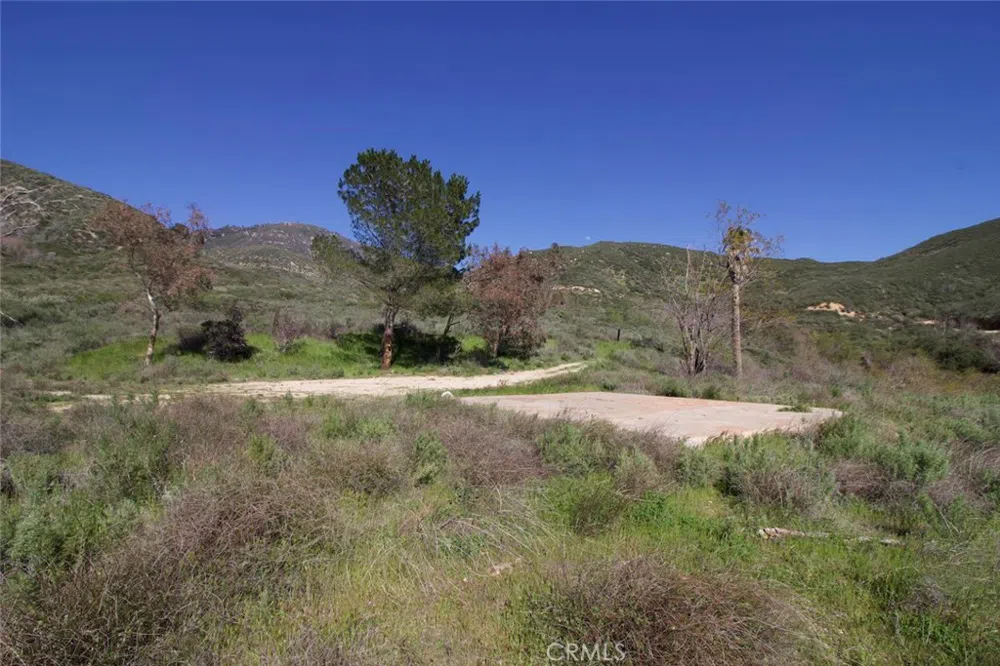 2210 Bailey Canyon Road Devore, CA 92407