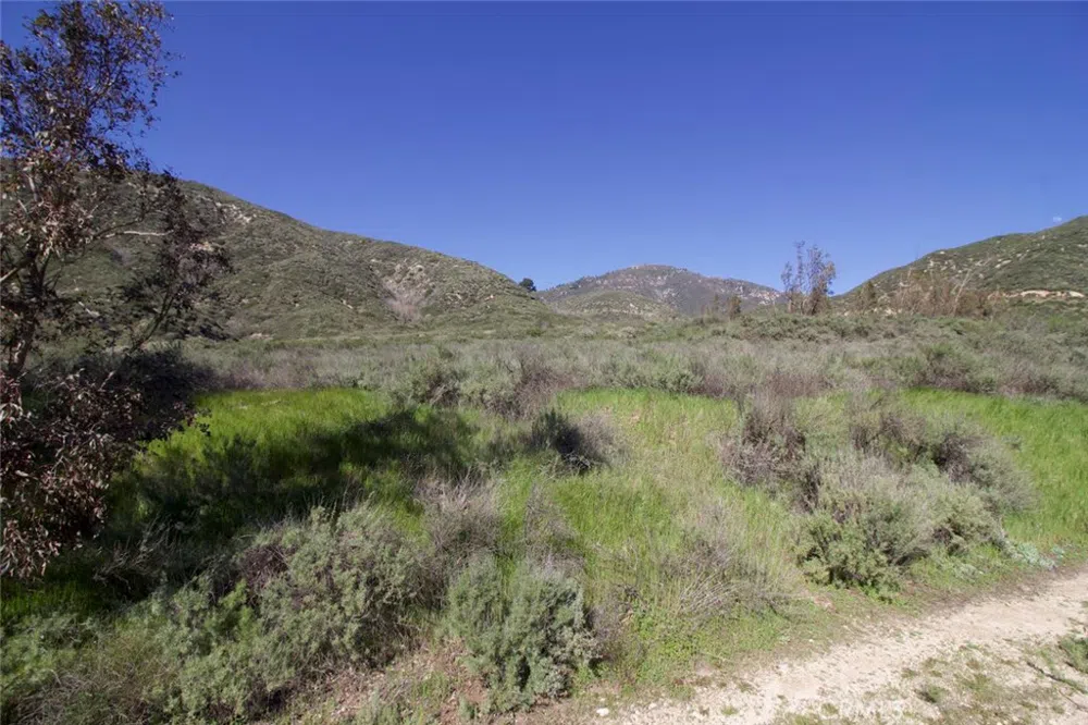 2210 Bailey Canyon Road Devore, CA 92407