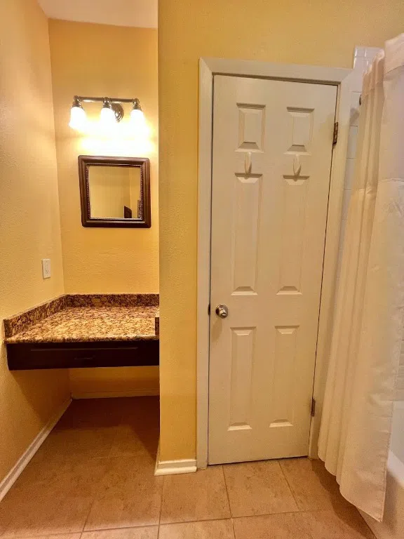 908 Poplar Street #207 Austin, TX 78705