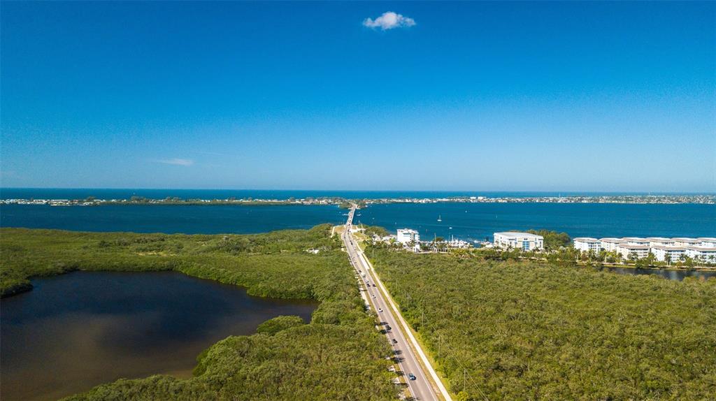 502 SANDERLING CIRCLE Bradenton, FL 34209