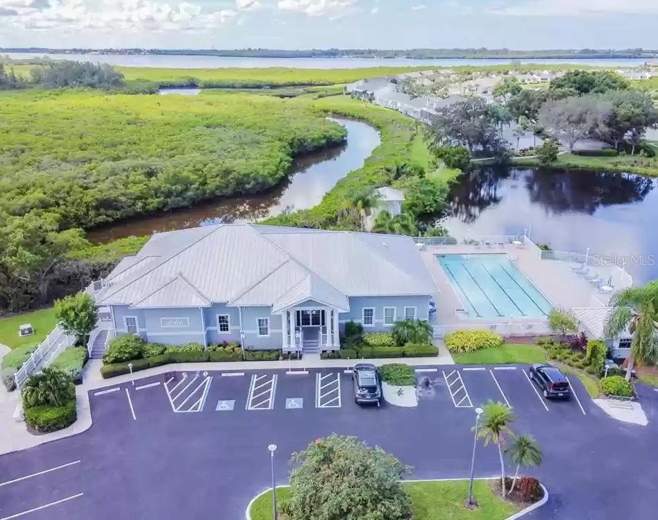 502 SANDERLING CIRCLE Bradenton, FL 34209