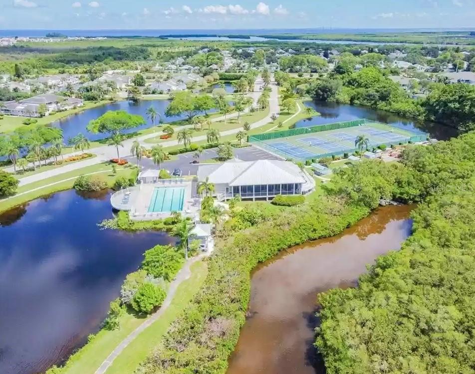 502 SANDERLING CIRCLE Bradenton, FL 34209