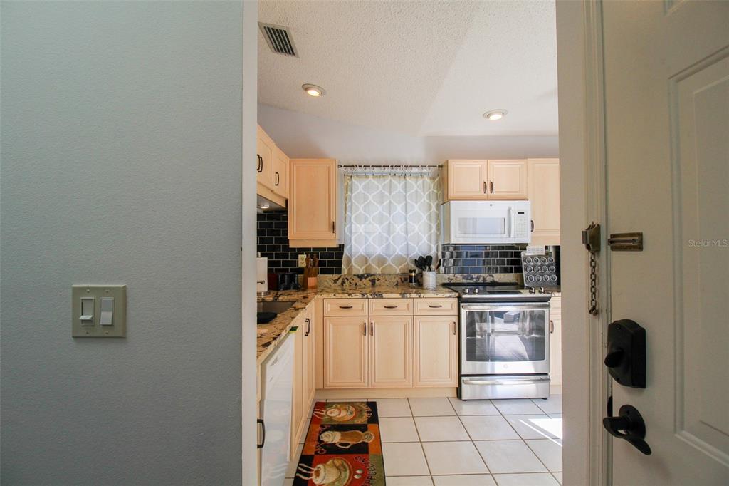 502 SANDERLING CIRCLE Bradenton, FL 34209