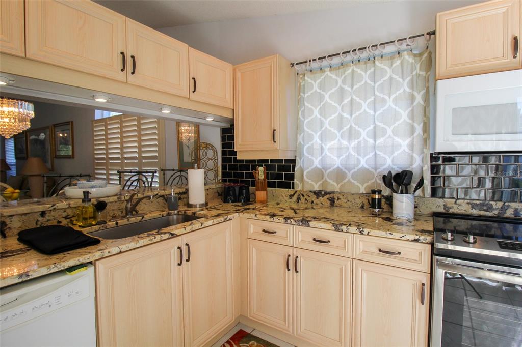 502 SANDERLING CIRCLE Bradenton, FL 34209