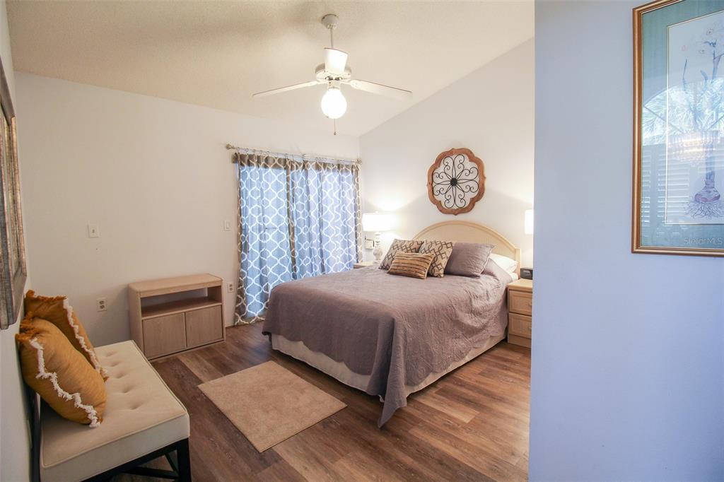 502 SANDERLING CIRCLE Bradenton, FL 34209