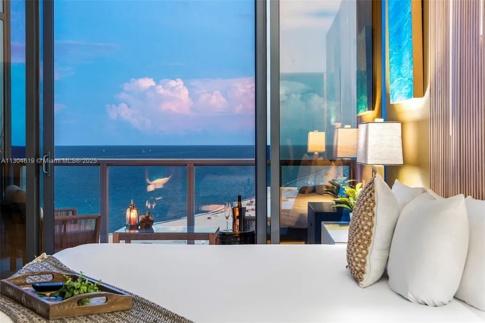 2201 Collins Ave #1926/PH- Miami Beach, FL 33139