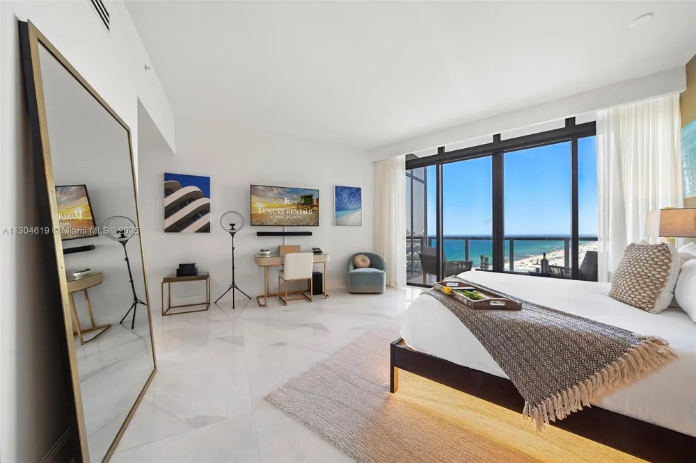 2201 Collins Ave #1926/PH- Miami Beach, FL 33139