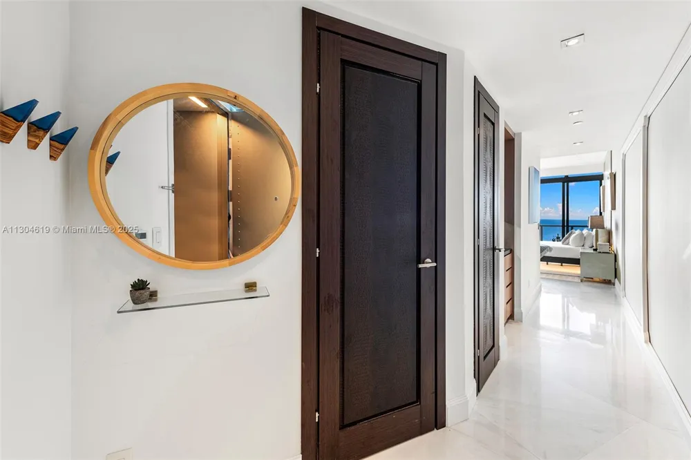 2201 Collins Ave #1926/PH- Miami Beach, FL 33139