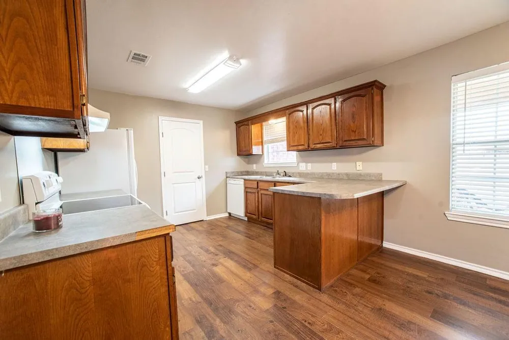 1385 Fm 194 Blossom, TX 75416