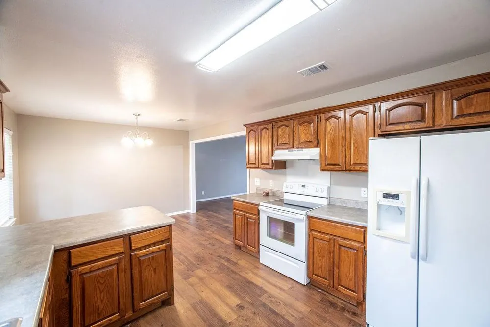 1385 Fm 194 Blossom, TX 75416