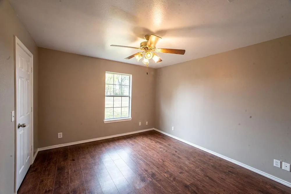 1385 Fm 194 Blossom, TX 75416