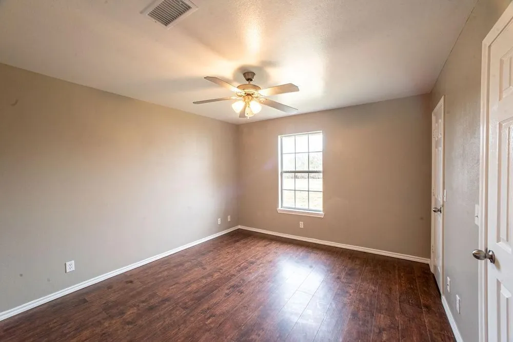 1385 Fm 194 Blossom, TX 75416