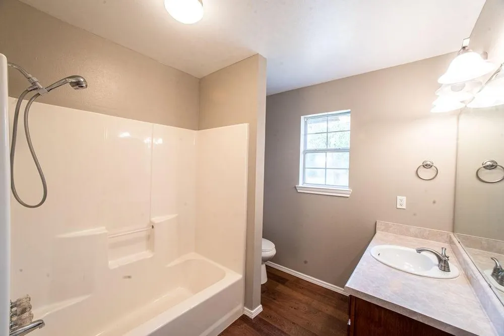 1385 Fm 194 Blossom, TX 75416