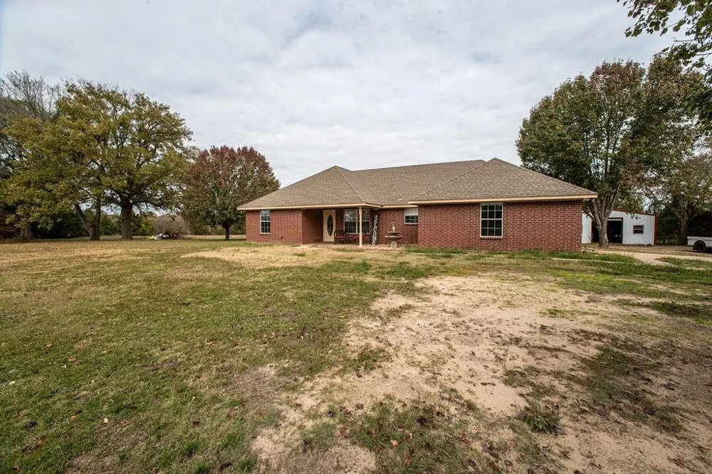 1385 Fm 194 Blossom, TX 75416
