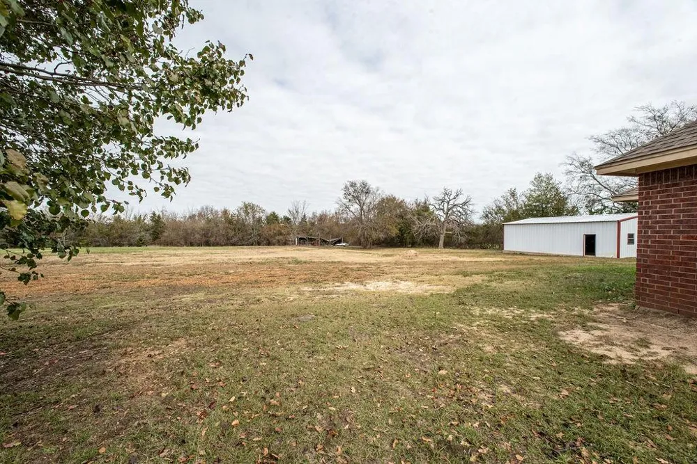 1385 Fm 194 Blossom, TX 75416