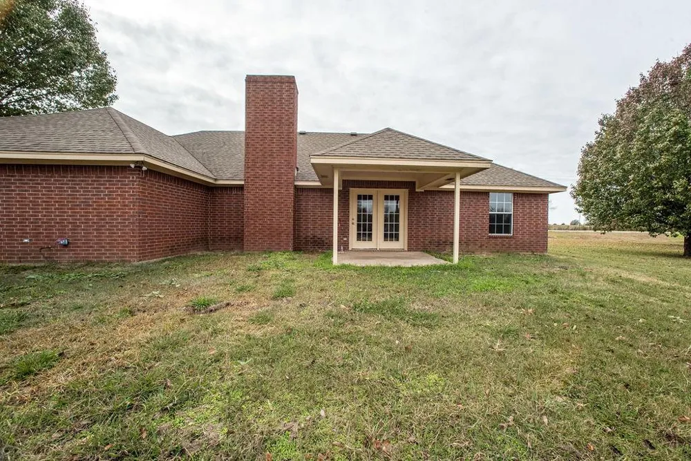 1385 Fm 194 Blossom, TX 75416