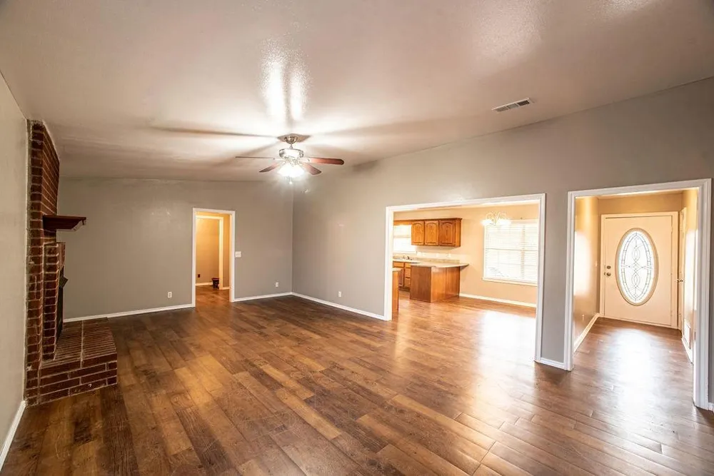 1385 Fm 194 Blossom, TX 75416