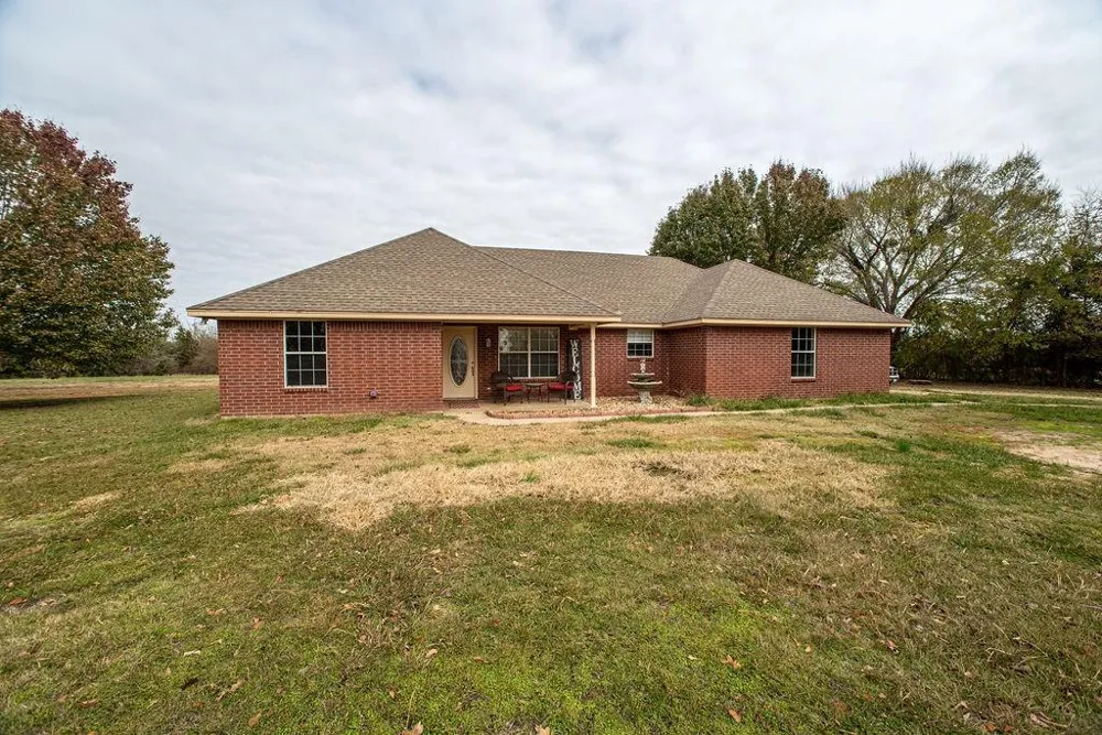 1385 Fm 194 Blossom, TX 75416