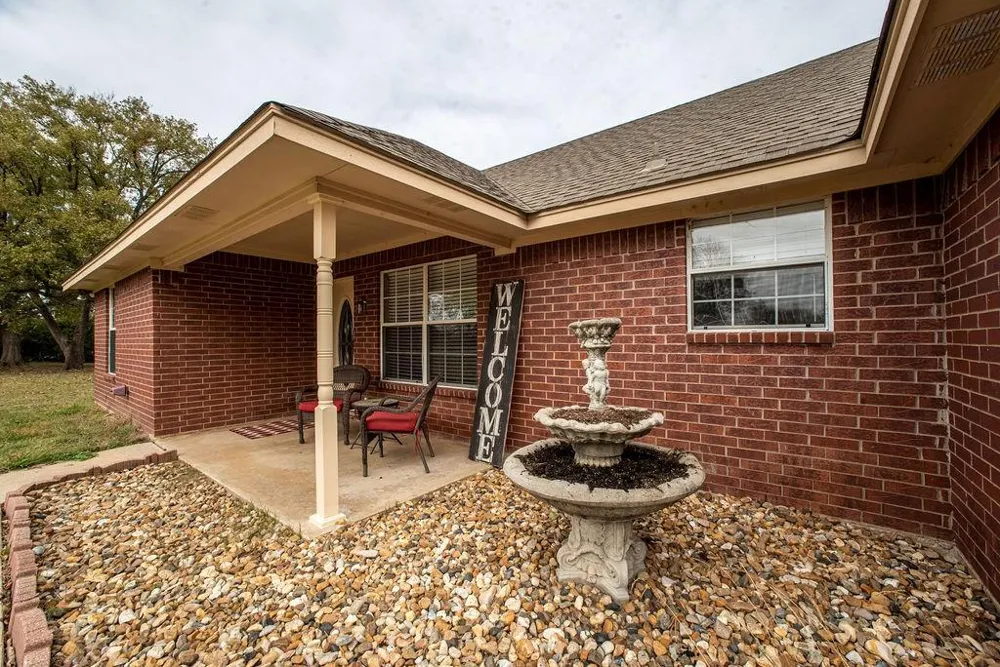 1385 Fm 194 Blossom, TX 75416