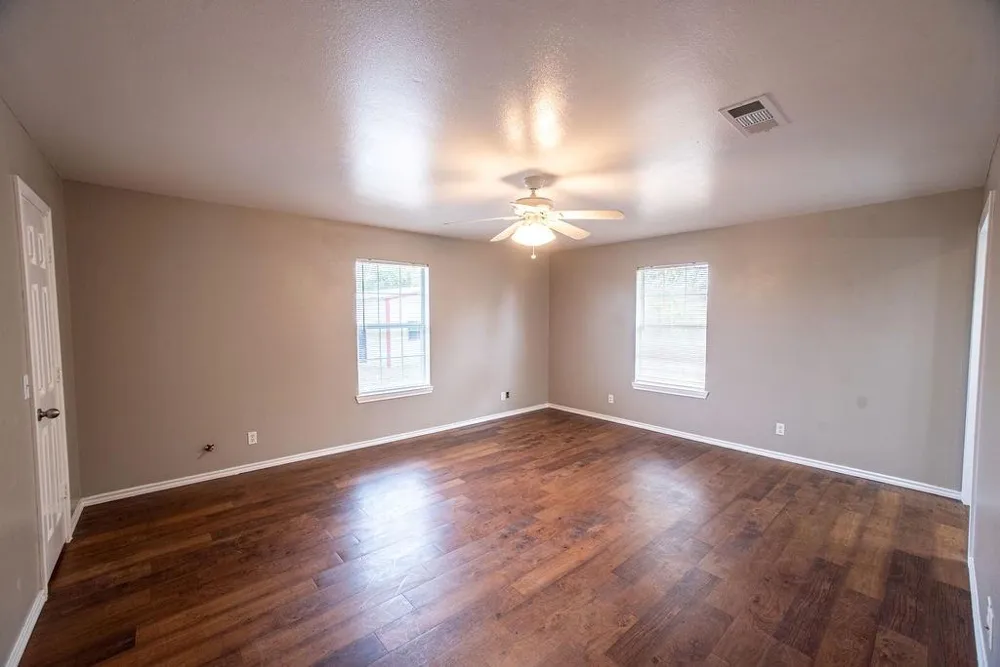 1385 Fm 194 Blossom, TX 75416