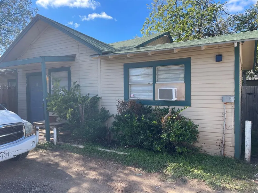 2130 S 2nd Street #B Abilene, TX 79605