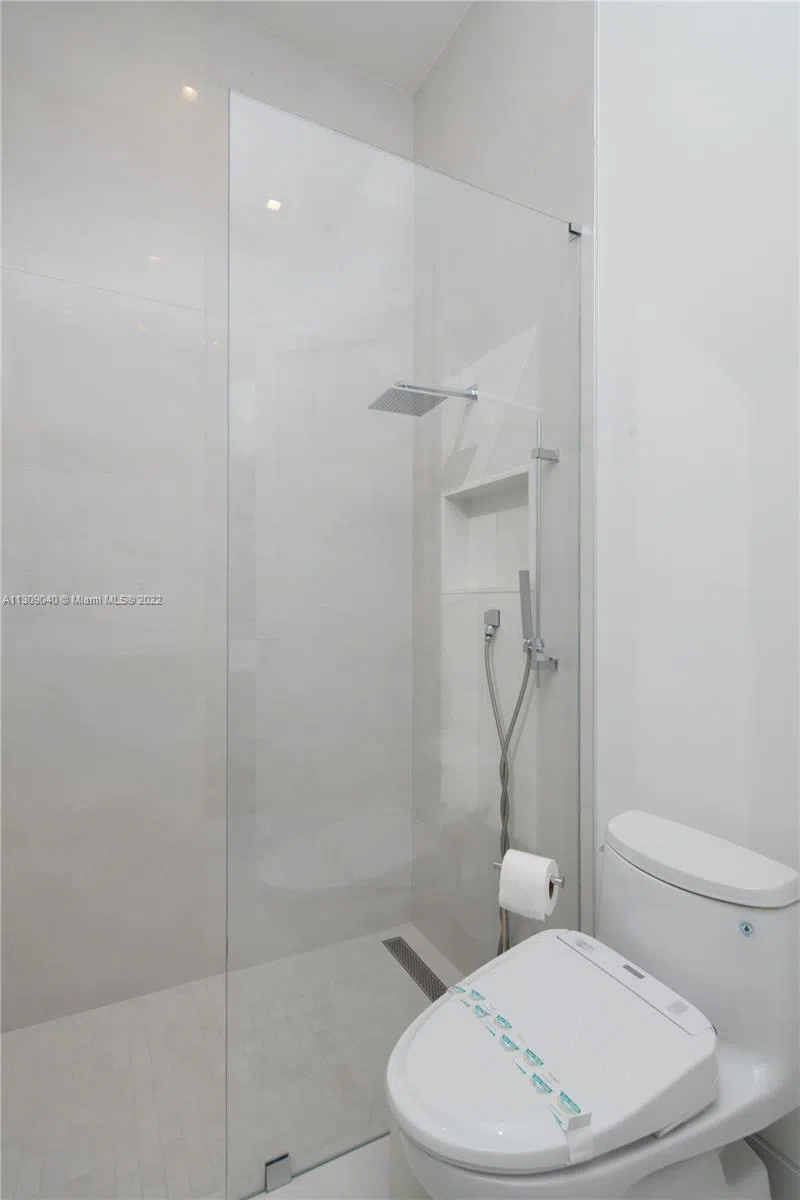 128 Fiesta Way Fort Lauderdale, FL 33301