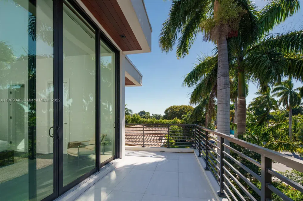 128 Fiesta Way Fort Lauderdale, FL 33301
