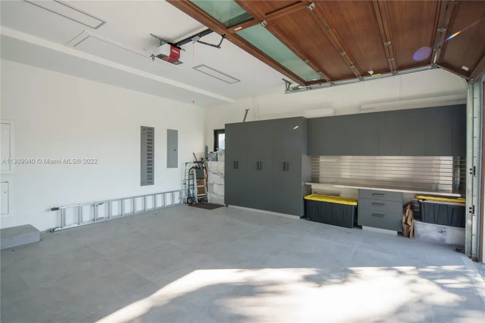 128 Fiesta Way Fort Lauderdale, FL 33301