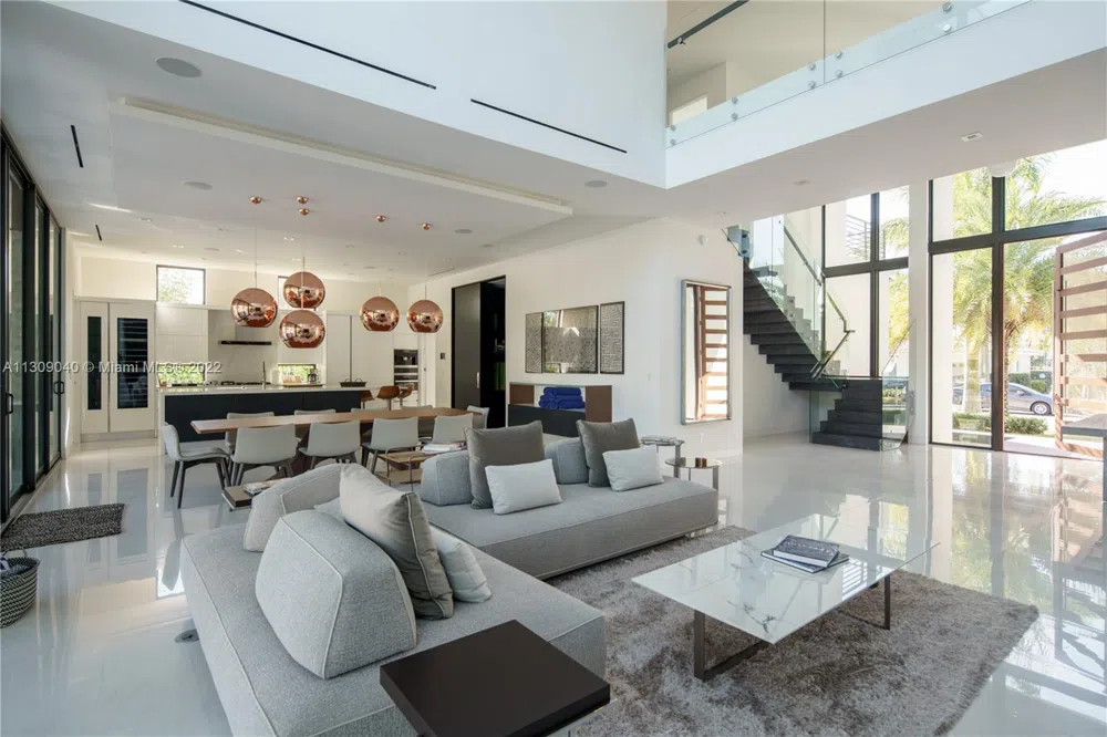 128 Fiesta Way Fort Lauderdale, FL 33301