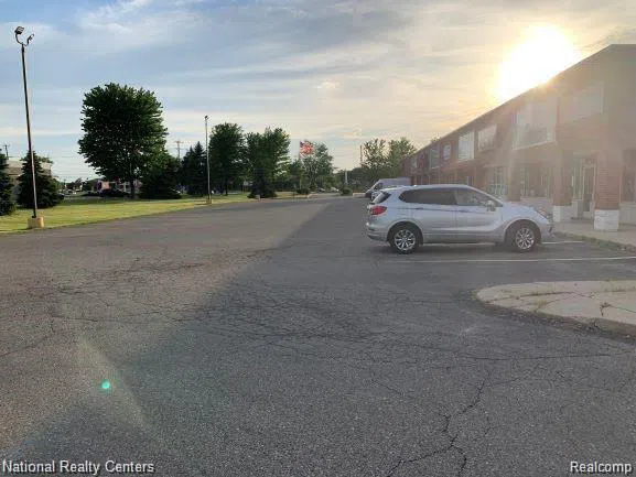 43300 HAYES Clinton Charter Township, MI 48038