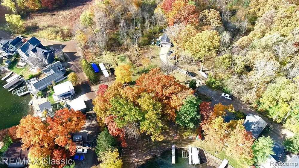 512 FERNHURST COURT Orion Charter Township, MI 48362
