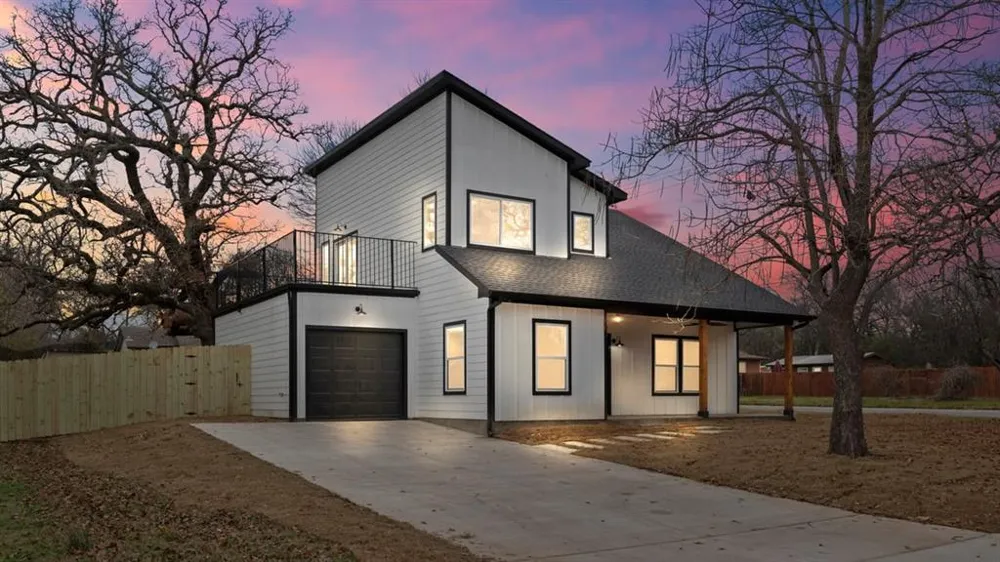 1228 S Rusk Street W Sherman, TX 75090
