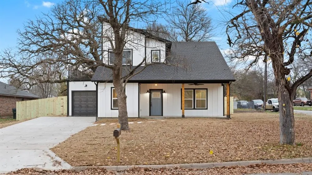 1228 S Rusk Street W Sherman, TX 75090