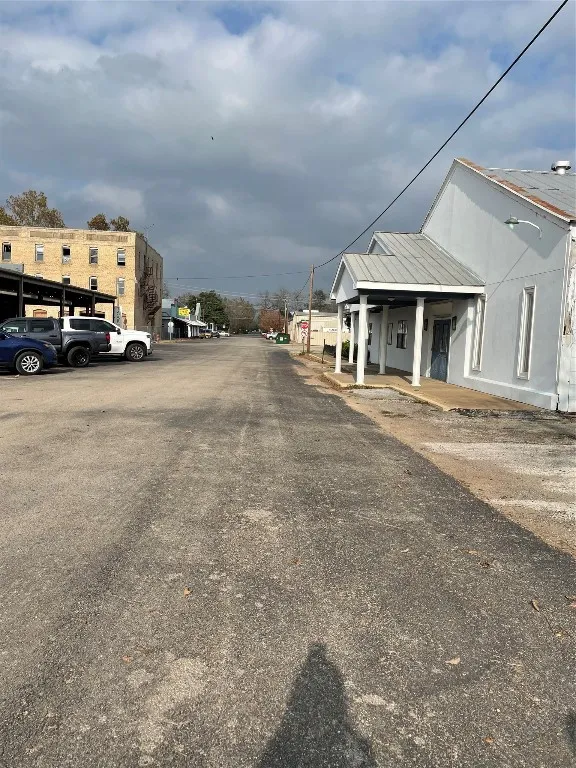 202 NE 2nd Street Smithville, TX 78957
