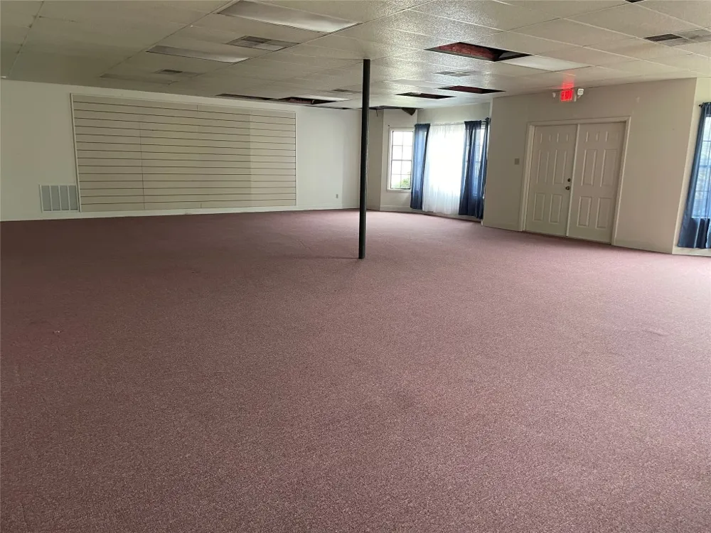 202 NE 2nd Street Smithville, TX 78957