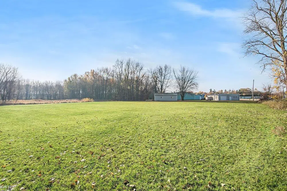 1128 Saginaw Road Vernon Township, MI 48429
