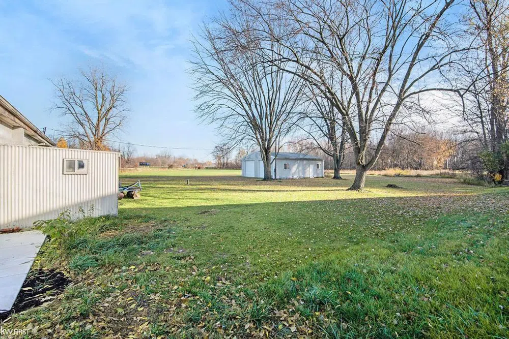 1128 Saginaw Road Vernon Township, MI 48429