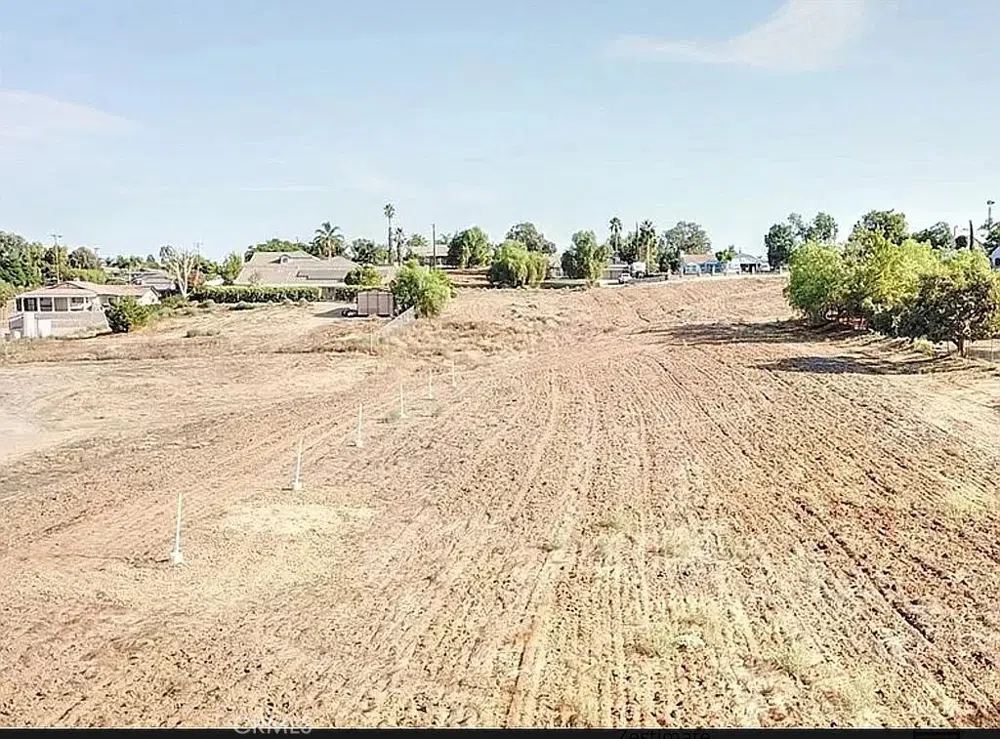 17900 Nandina Avenue Riverside, CA 92508
