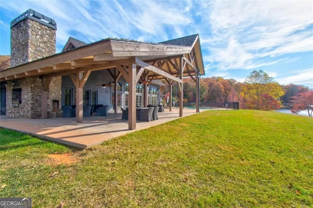 228 Stone Cliff TRCE Cleveland, GA 30528