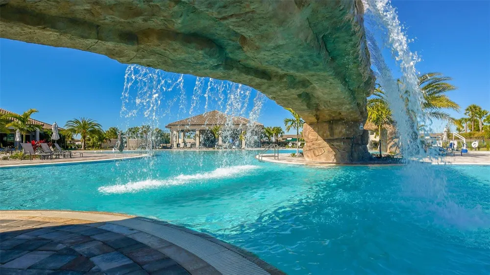 18114 GAWTHROP DRIVE #308 Lakewood Ranch, FL 34211
