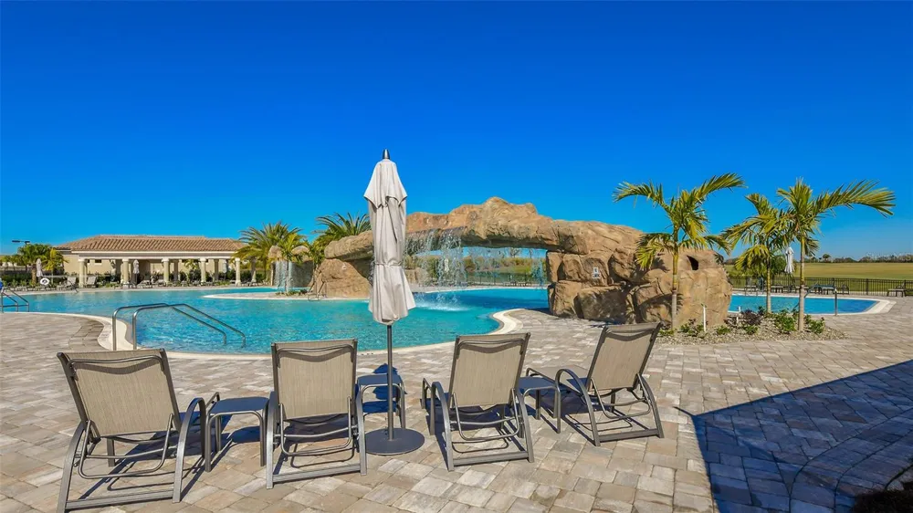 18114 GAWTHROP DRIVE #308 Lakewood Ranch, FL 34211