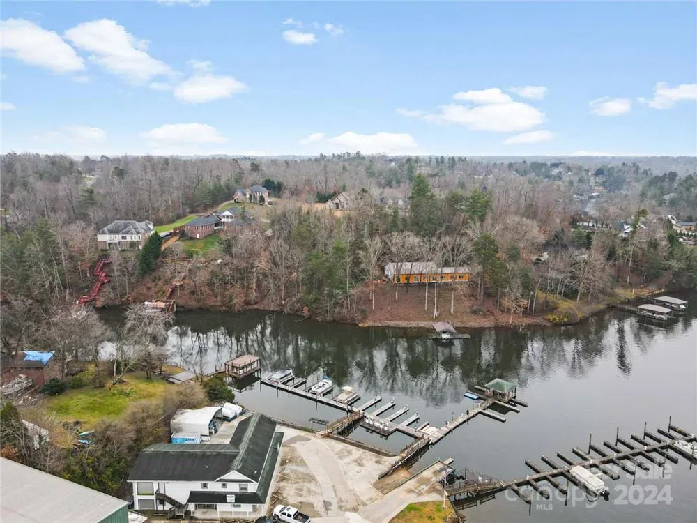 100 Old Ferry Lane Hickory, NC 28601