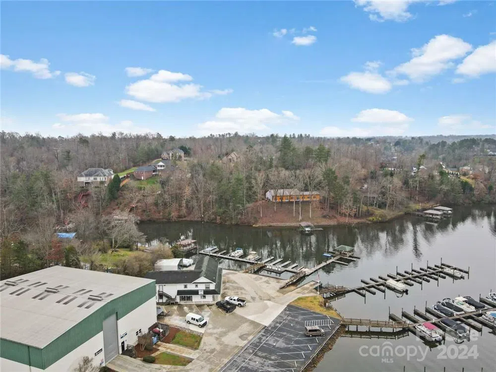 100 Old Ferry Lane Hickory, NC 28601