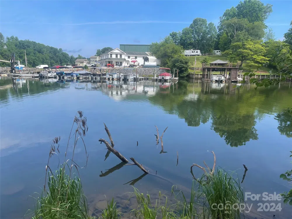100 Old Ferry Lane Hickory, NC 28601