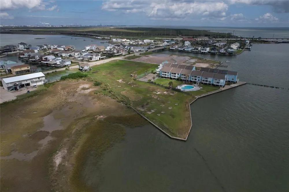 665 Tiki Drive #412 Galveston, TX 77554