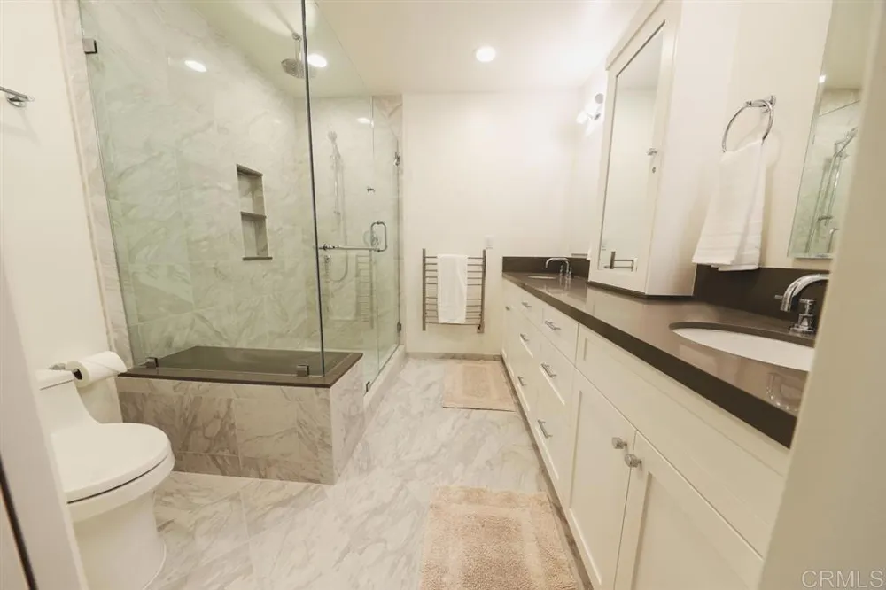 240 Coast #1B La Jolla, CA 92037