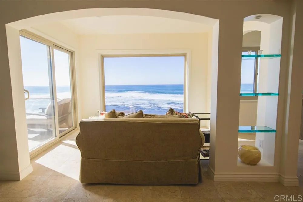 240 Coast #1B La Jolla, CA 92037