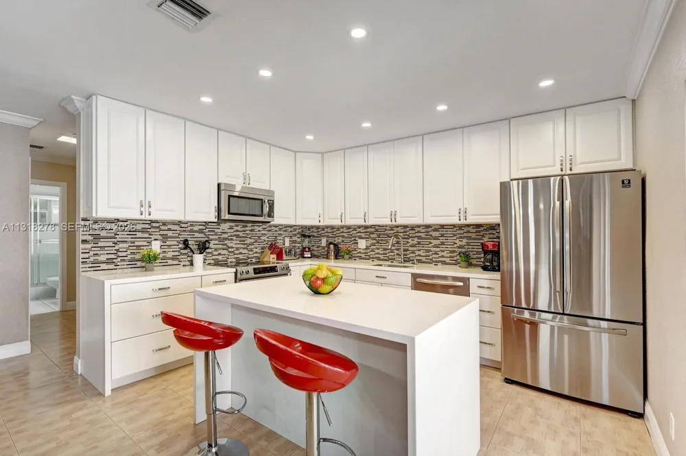 825 Harrison St Hollywood, FL 33019